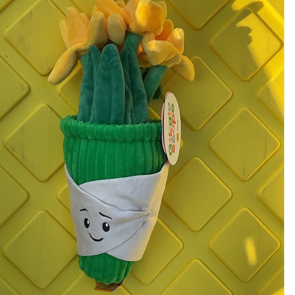 Giggle Scape Plush Flower Bouquet Yellow Green Smiling Face Stuffed Toy NWT